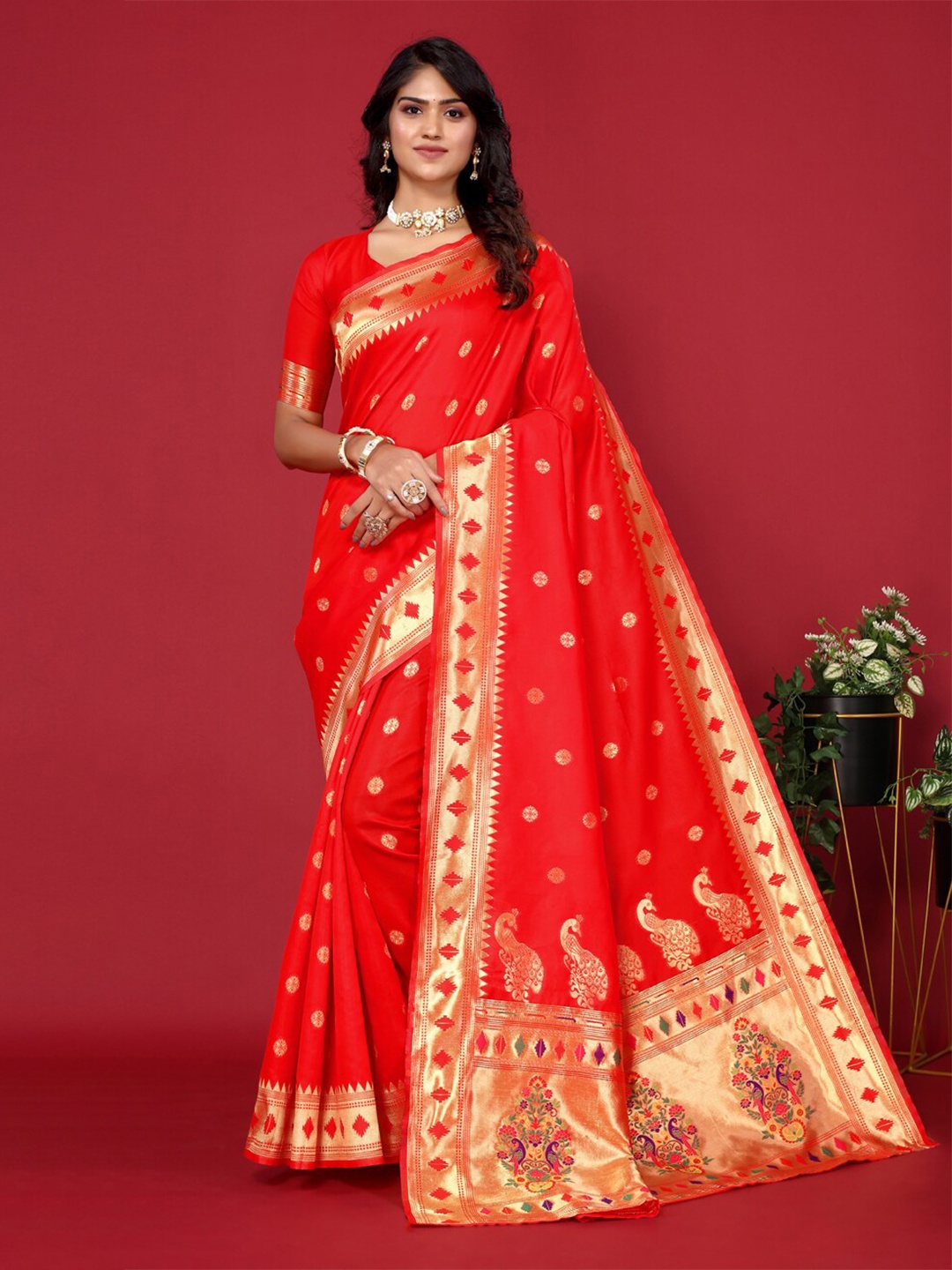 

DIVASTRI Woven Design Zari Paithani Saree, Red