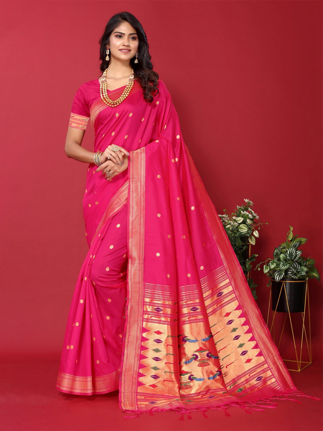 

DIVASTRI Geometric Woven Design Zari Paithani Saree, Pink
