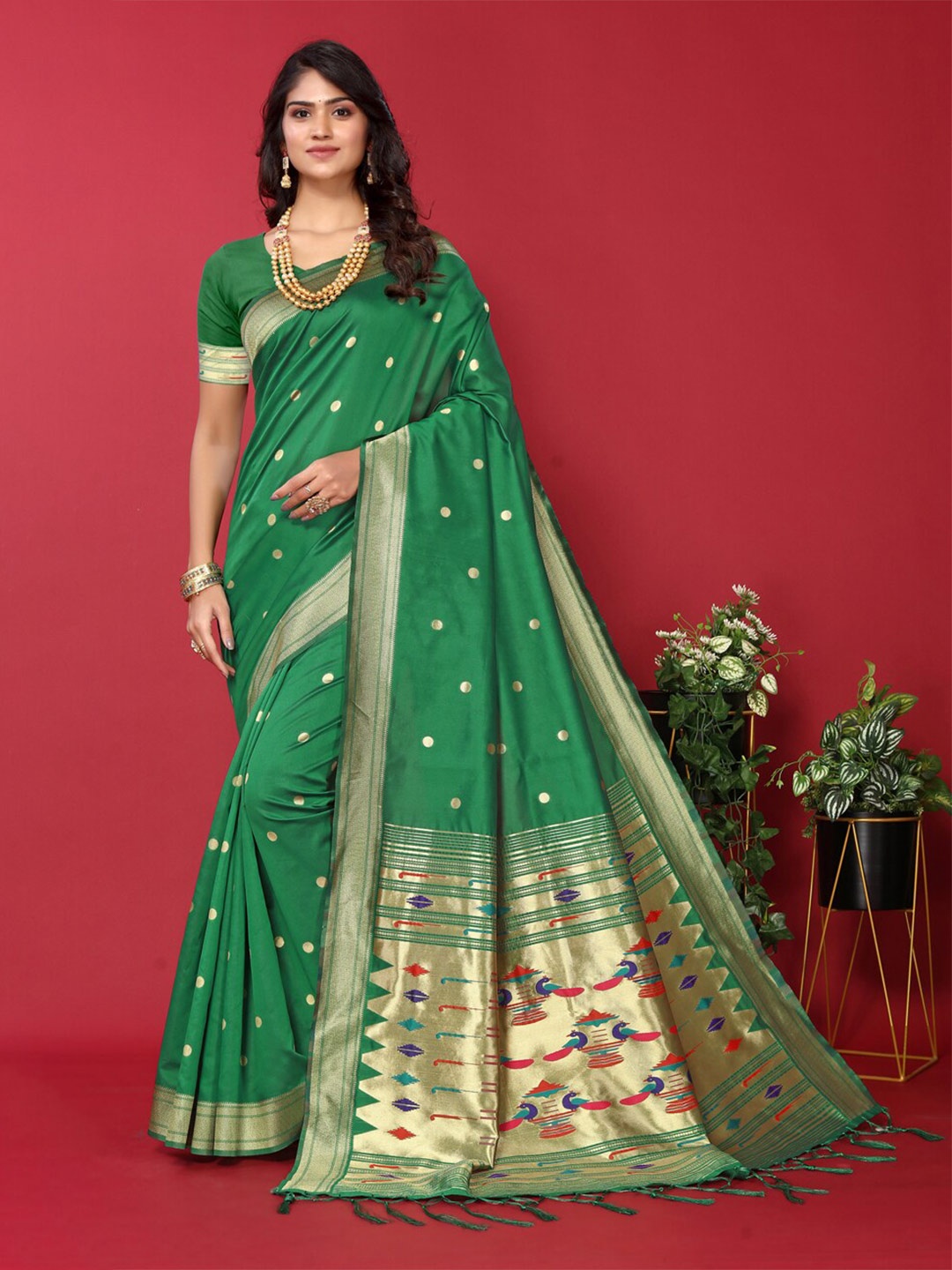 

DIVASTRI Geometric Woven Design Zari Paithani Saree, Green