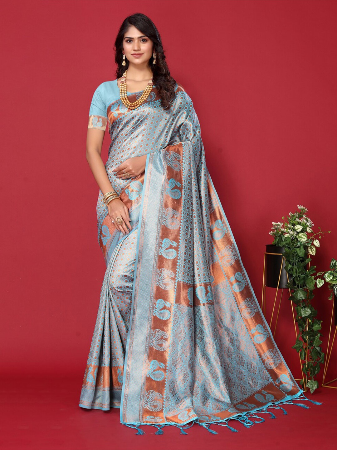 

DIVASTRI Geometric Woven Design Zari Banarasi Saree, Blue