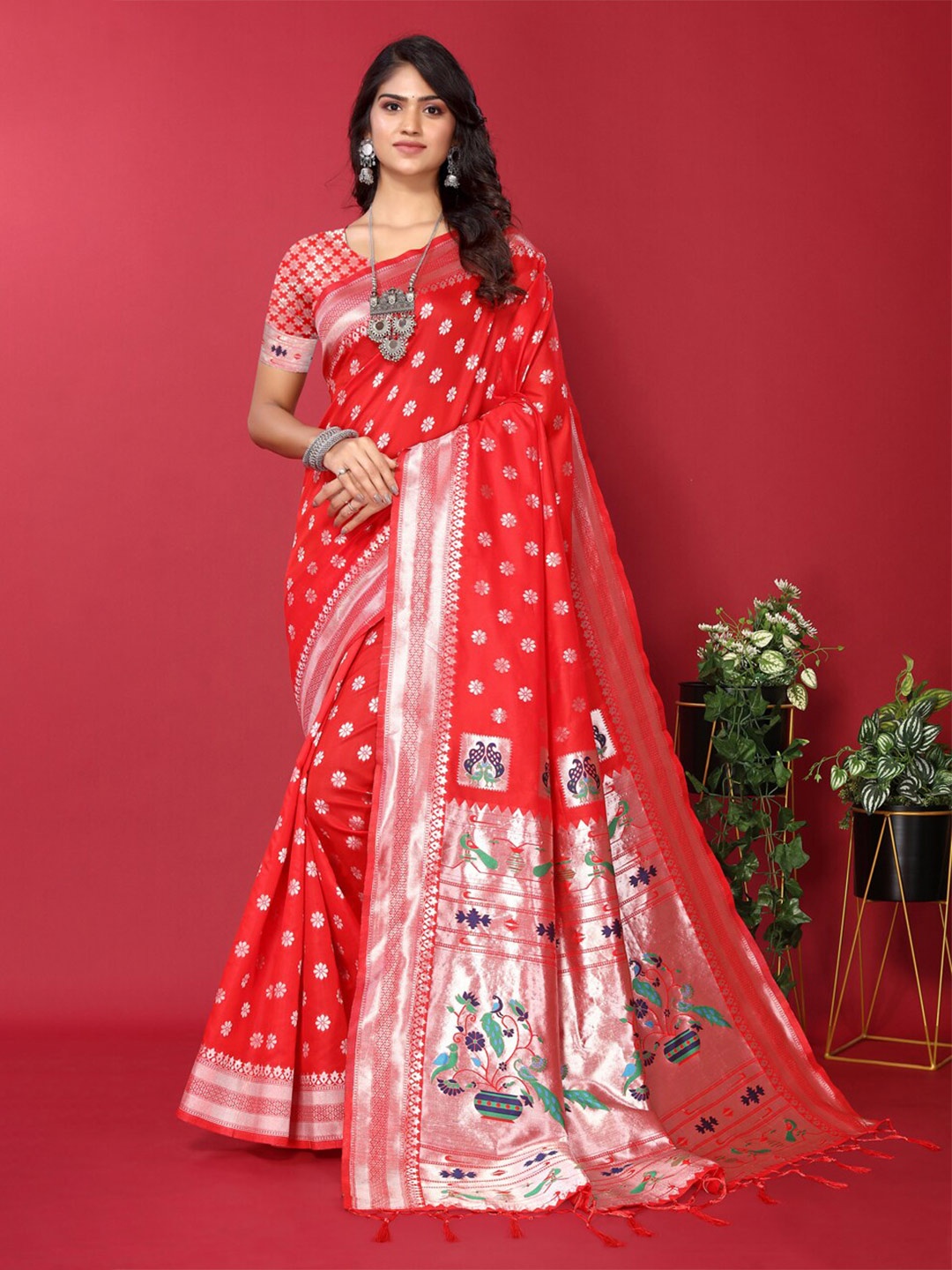 

DIVASTRI Geometric Woven Design Zari Paithani Saree, Red