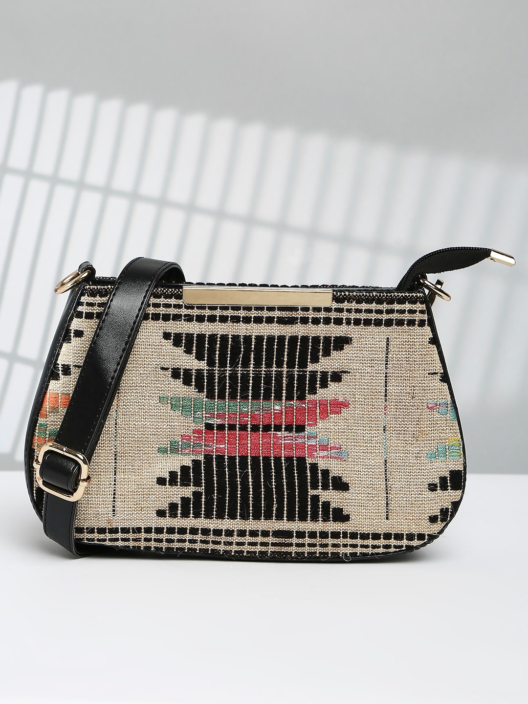 

Sangria Textured Sling Bag, Grey