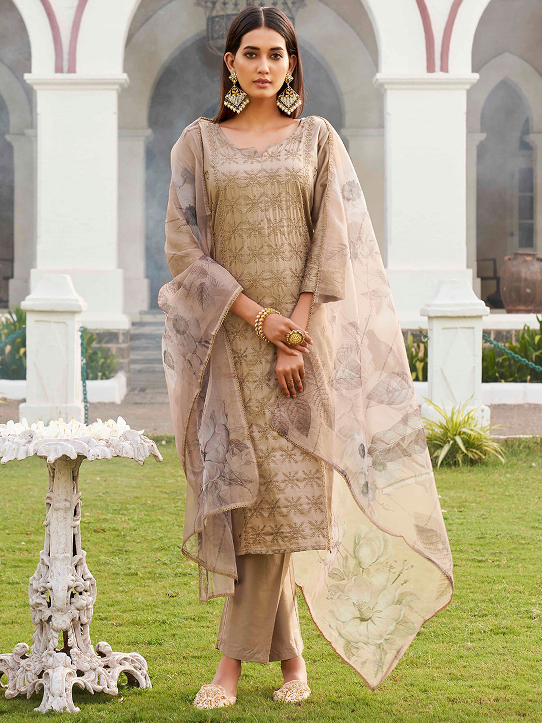 

Tikhi Imli Beige Embroidered Regular Pure Cotton Kurta & Trousers With Dupatta