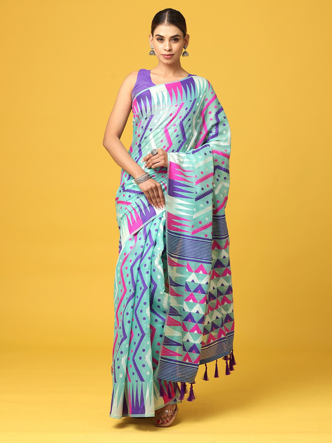 

VASTRANAND Geometric Woven Design Zari Silk Blend Jamdani Saree, Green