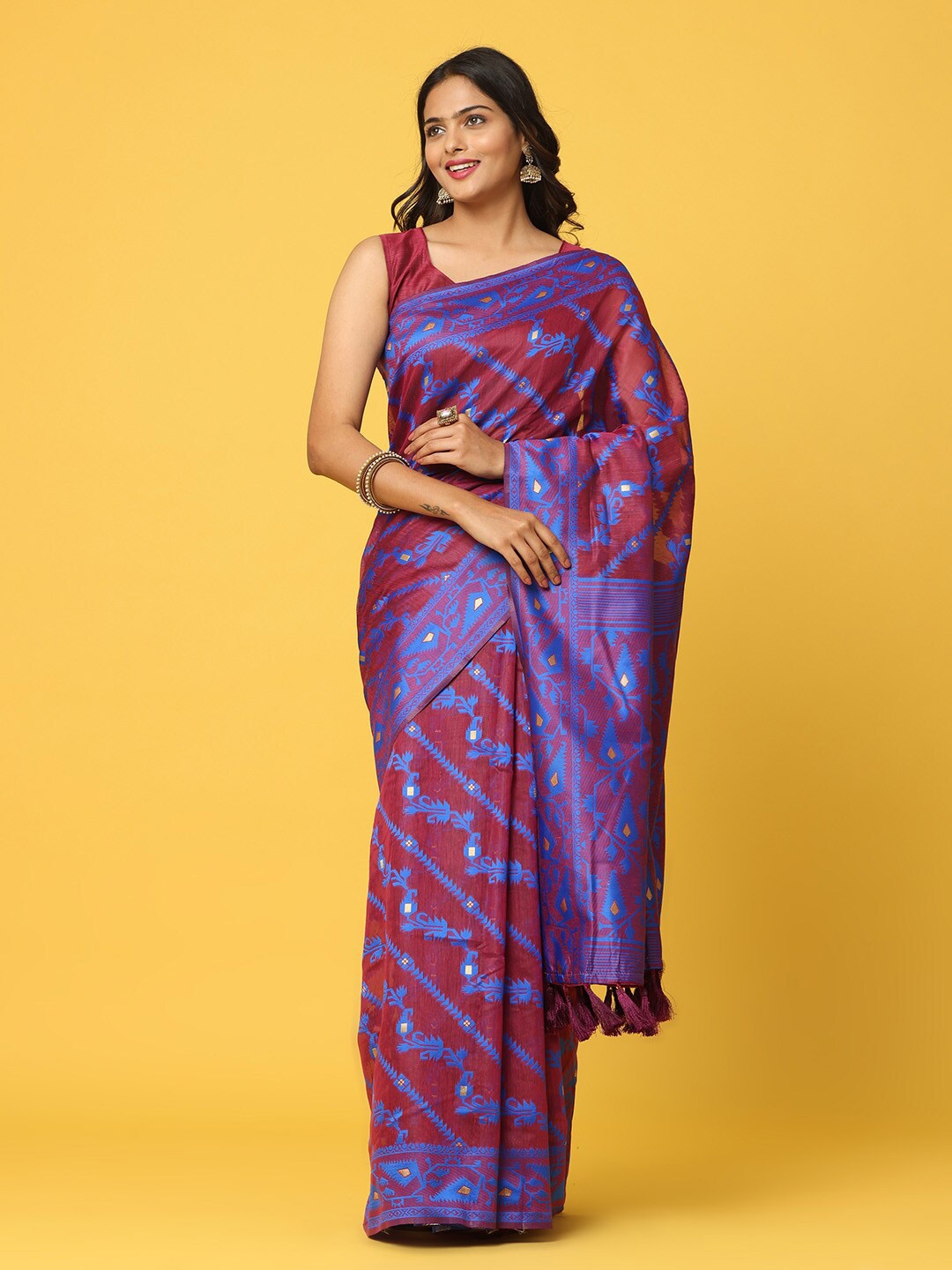 

VASTRANAND Floral Woven Design Zari Jamdani Saree, Maroon