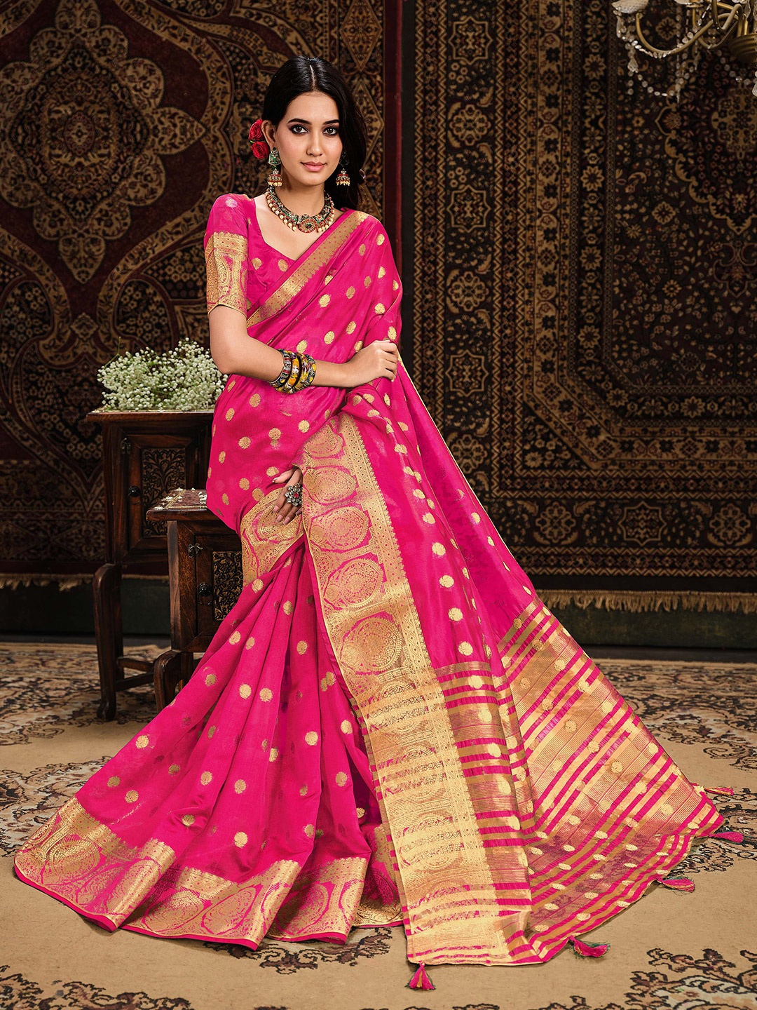 

Sangria Floral Woven Design Organza Saree, Pink