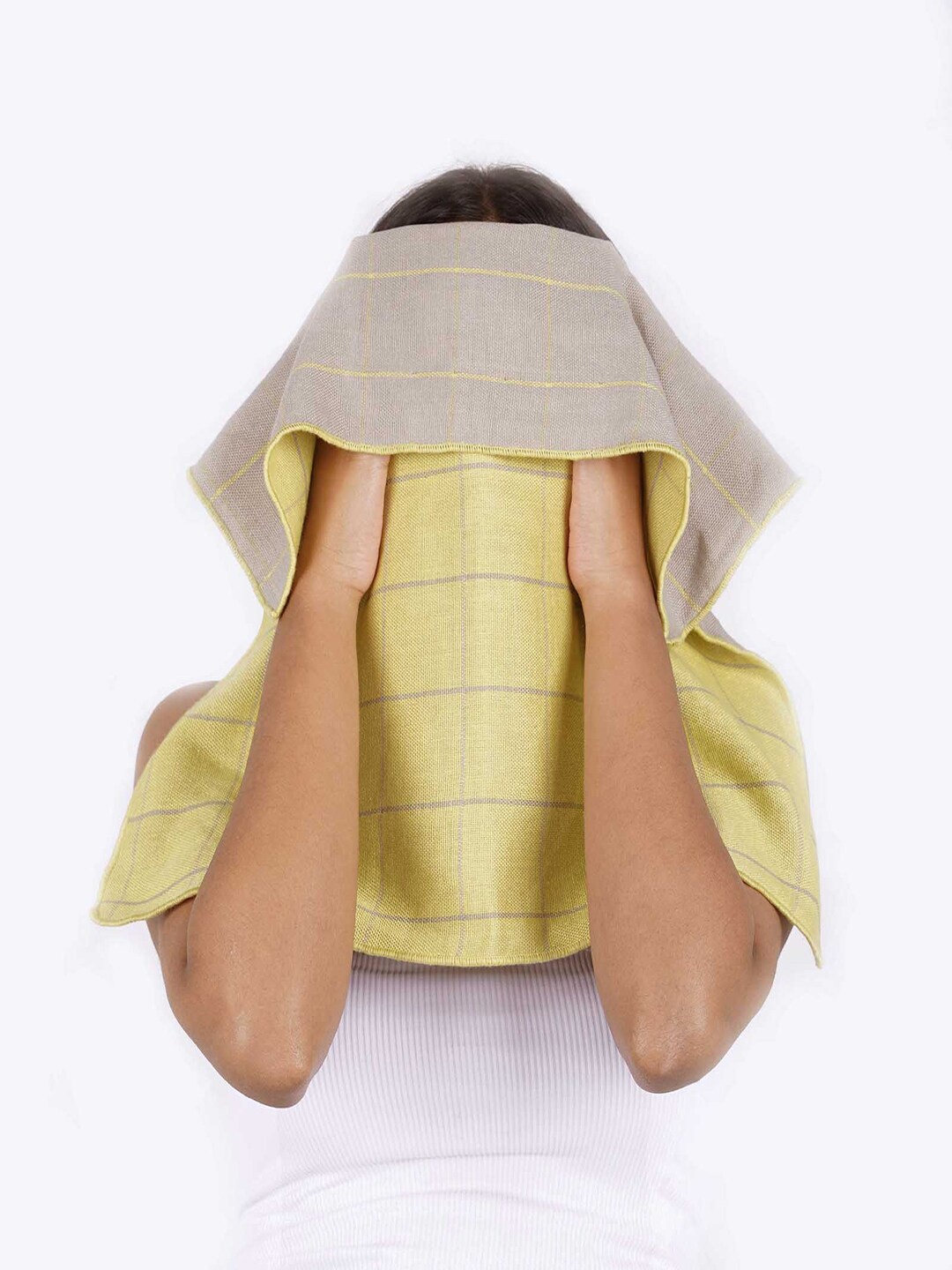 

Doctor Towels 4-Pcs Yellow & Grey Checked 380 GSM Banana Yarn Face Towels