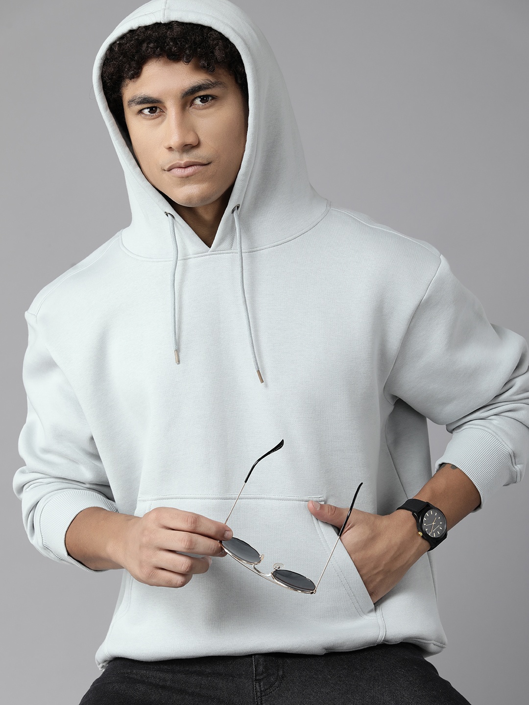 

Roadster Men Hooded Sweatshirt, Grey