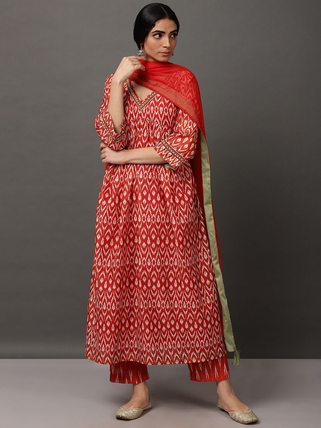 

NUHH Ethnic Motifs Printed Regular Chanderi Cotton Kurta & Trousers With Dupatta, Red