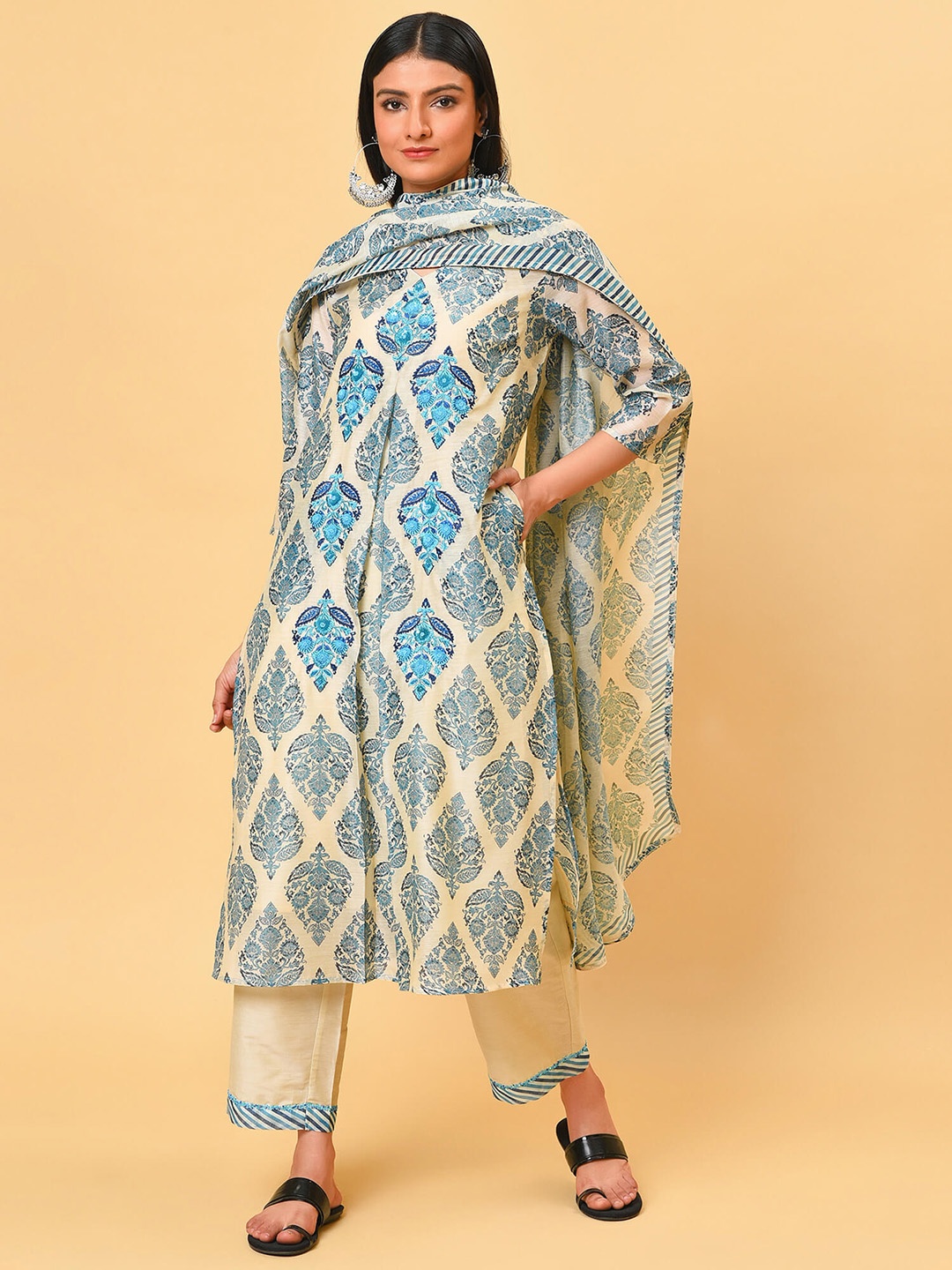 

NUHH Ethnic Motifs Printed Regular Chanderi Cotton Kurta & Trousers With Dupatta, Off white