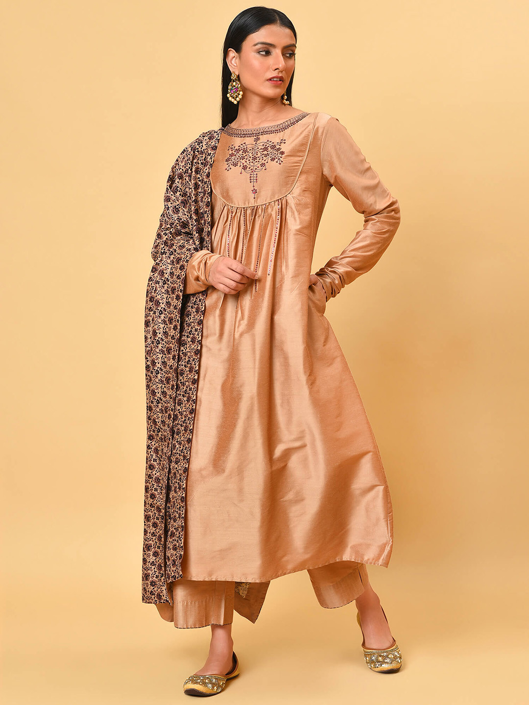 

NUHH Ethnic Motifs Embroidered Regular Thread Work Kurta & Trousers With Dupatta, Beige