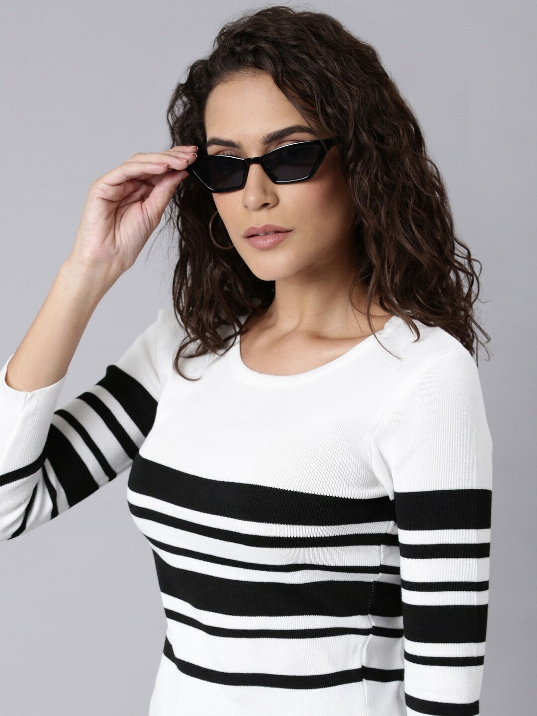

SHOWOFF Colourblocked Round Neck Fitted Top, White