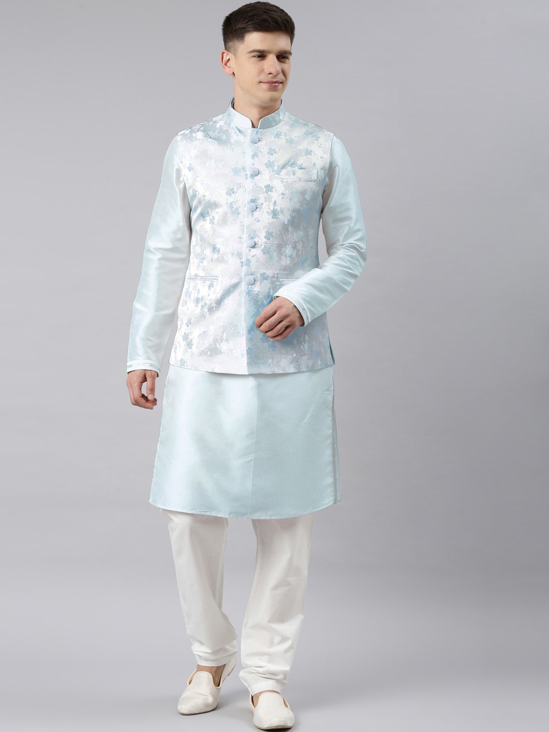 

TheEthnic.Co Mandarin Collar Kurti With Trousers, Blue