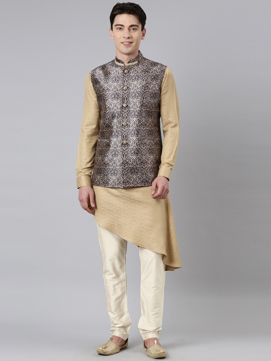 

TheEthnic.Co Mandarin Collar Kurta With Trousers, Green