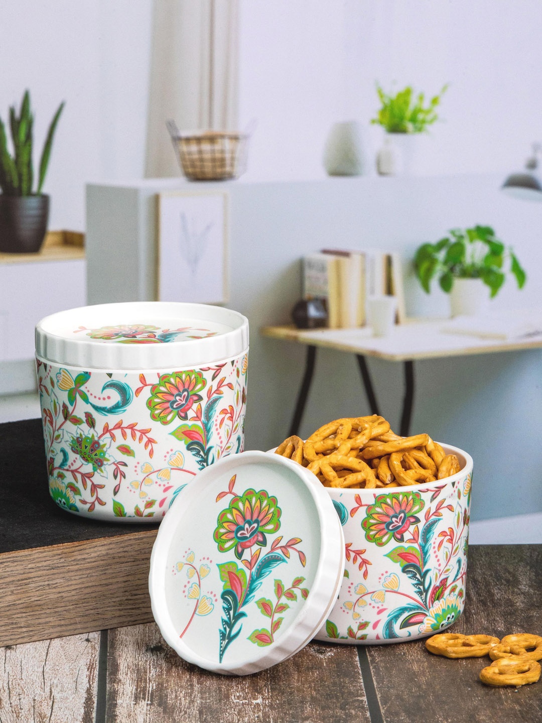 

Servewell Elegant White & Blue 2 Pieces Printed Melamine Jars 500 ml