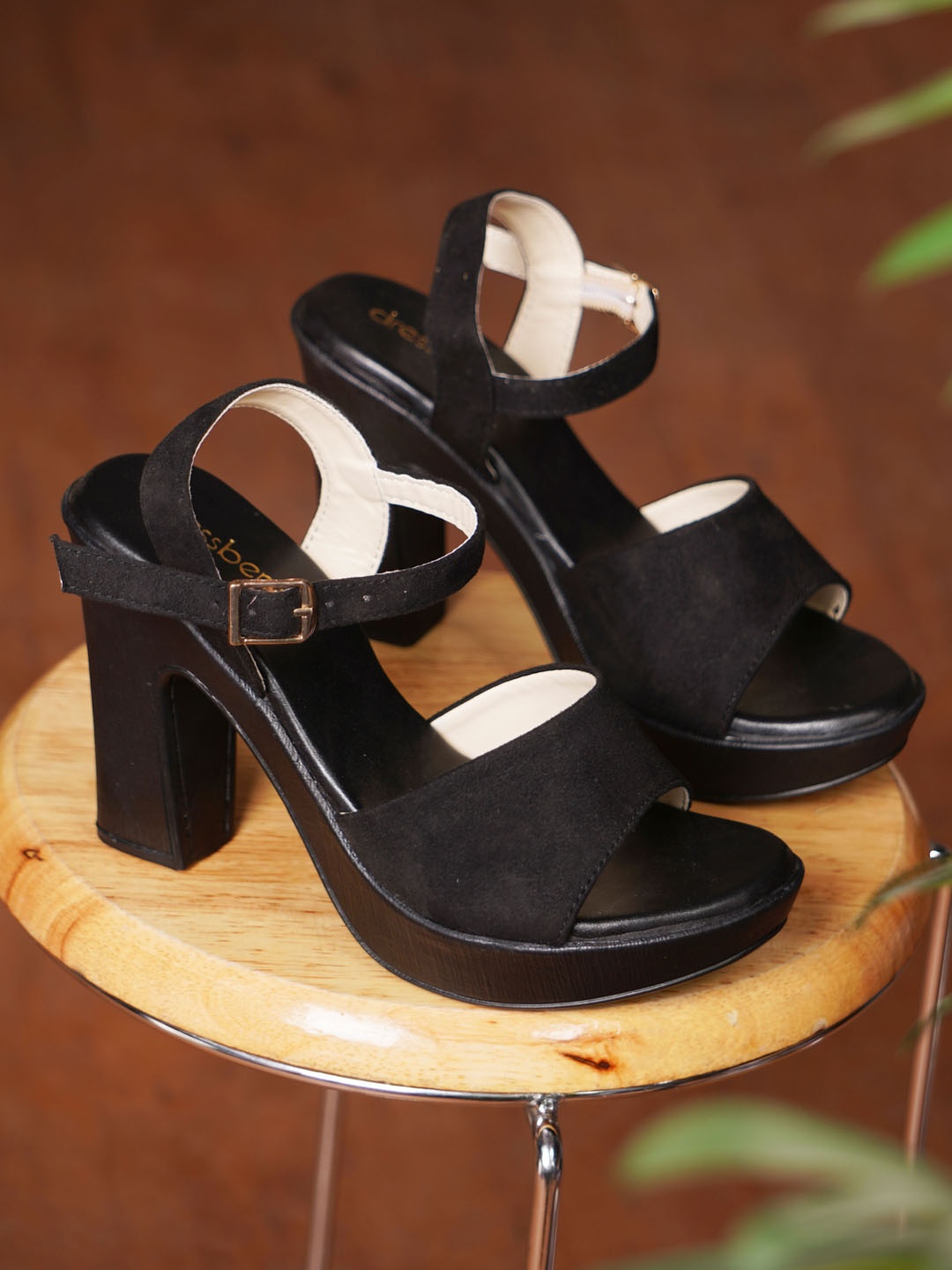 

DressBerry Black Open Toe Suede Platform Heels With Buckle Closure