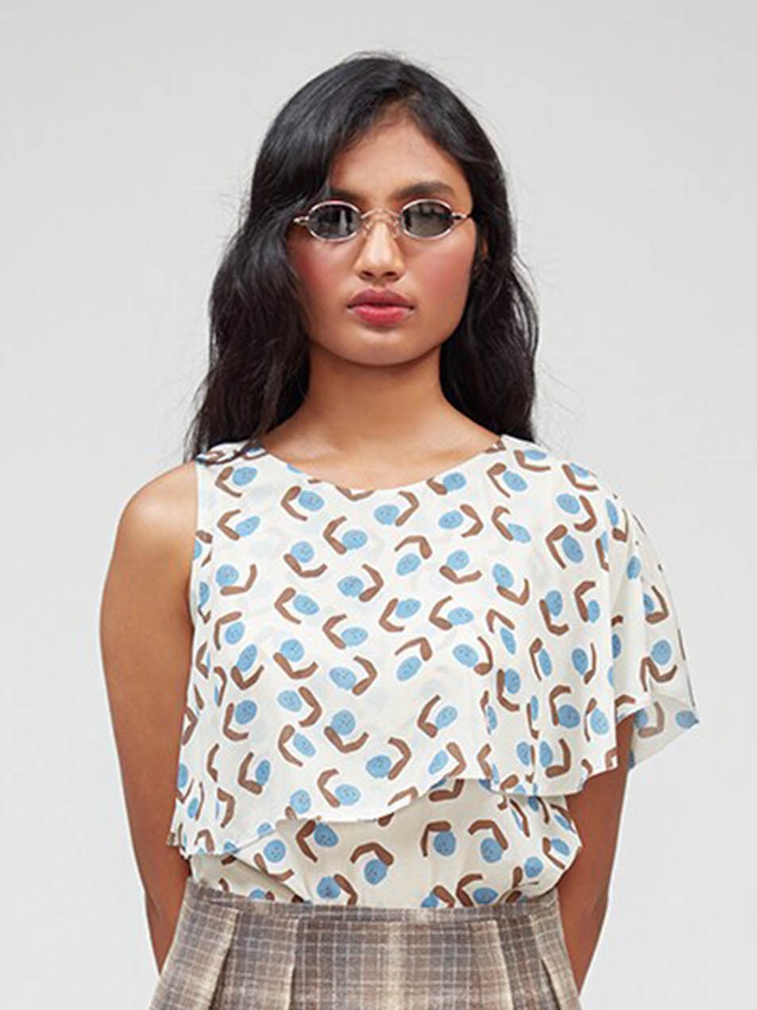 

Bhaane Abstract Printed Cape Sleeves Gathered Regular Top, White