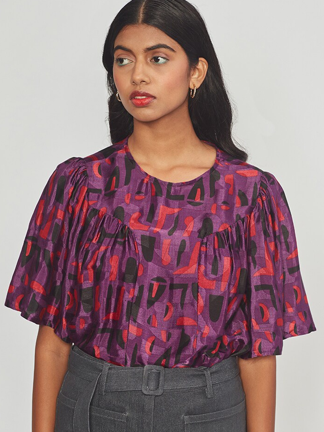 

Bhaane Abstract Printed Flared Sleeves Gathered Regular Top, Multi