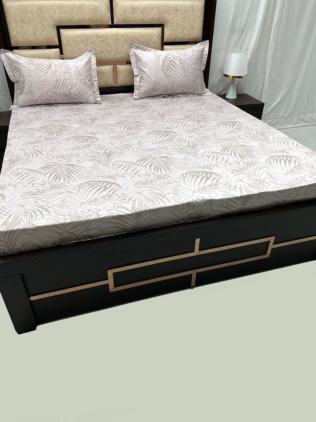 

Pure Decor Royal Divine White Floral Cotton 380 TC King Bedsheet & 2 Pillow Covers