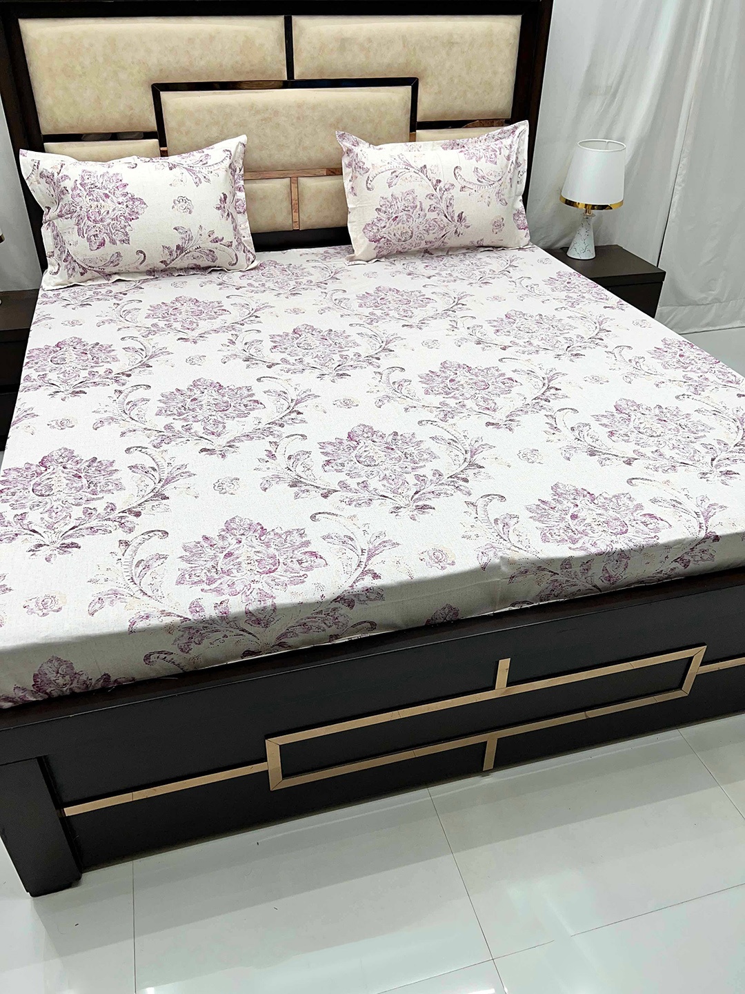 

Pure Decor Purple & White Printed Pure Cotton 350 TC King Bedsheet With 2 Pillow Covers