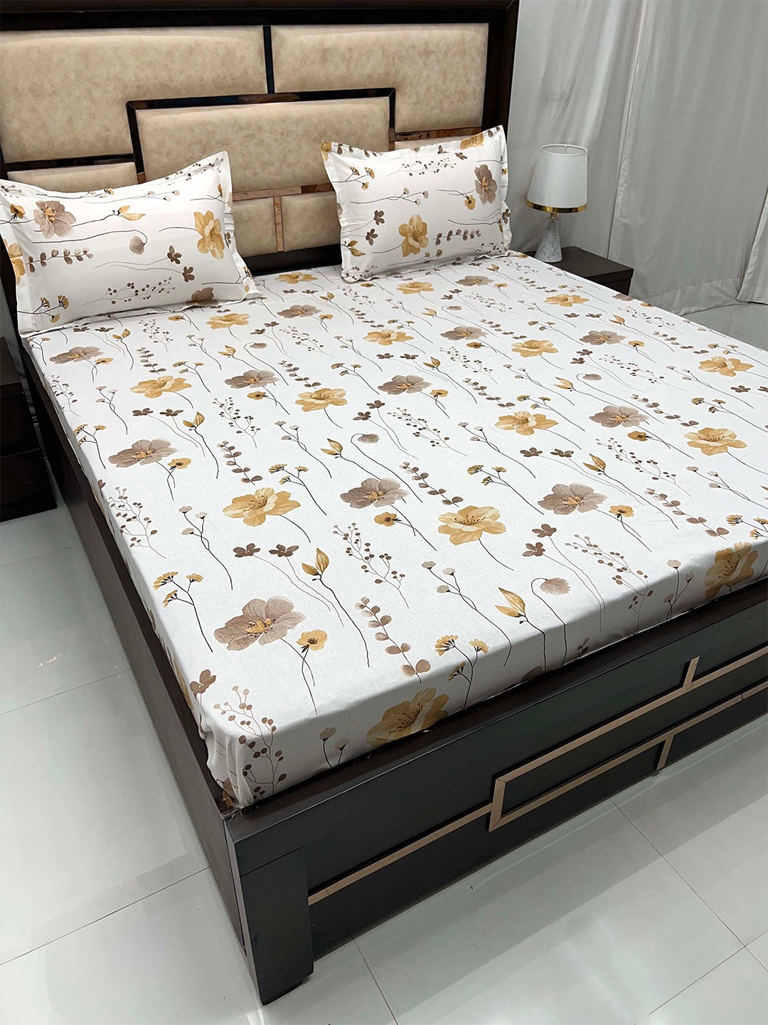 

Pure Decor Brown Printed Pure Cotton 350 TC King Bedsheet With 2 Pillow Covers