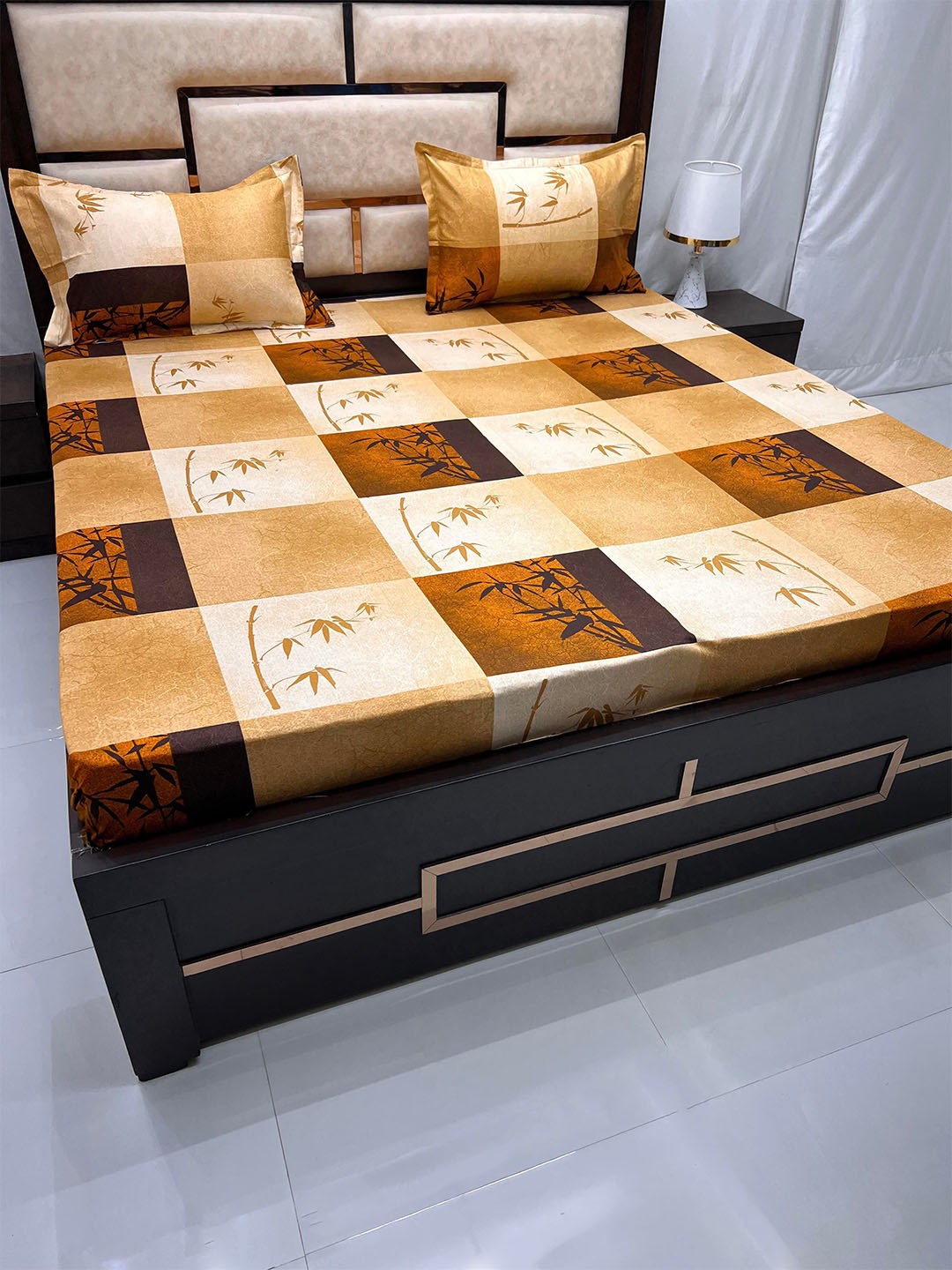 

Pure Decor Velar Sib Brown Printed Cotton 350 TC King Bedsheet with 2 Pillow Covers