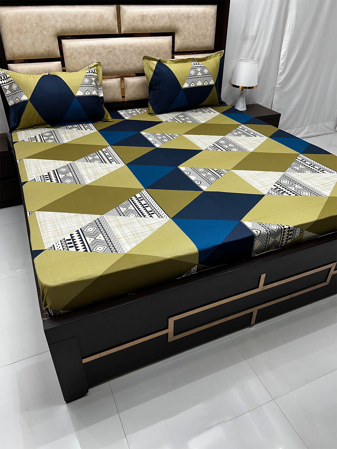 

Pure Decor Velar Sib Green Printed Cotton 350 TC King Bedsheet with 2 Pillow Covers