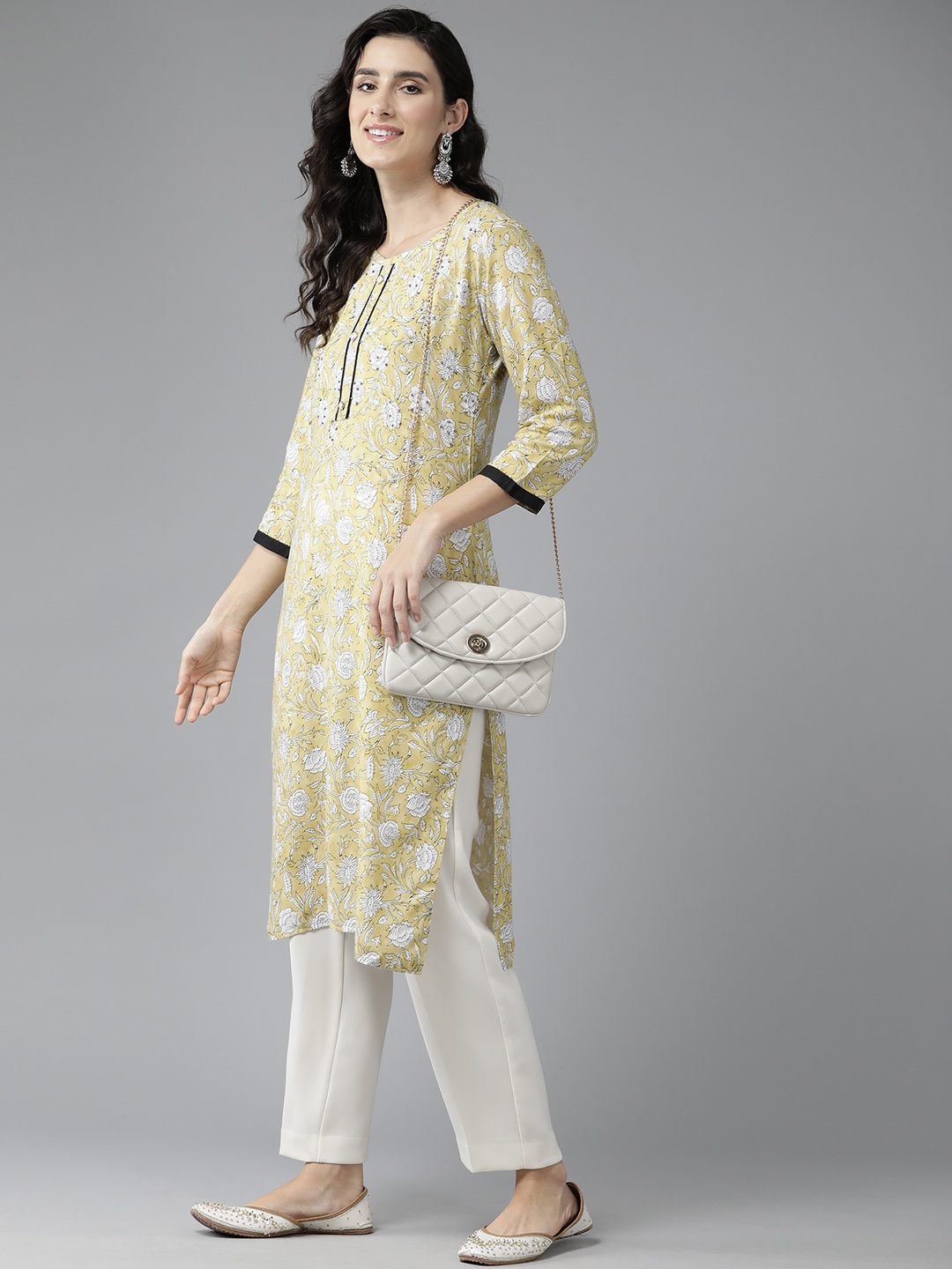 

Aarika Women Floral Printed Kurta, Yellow