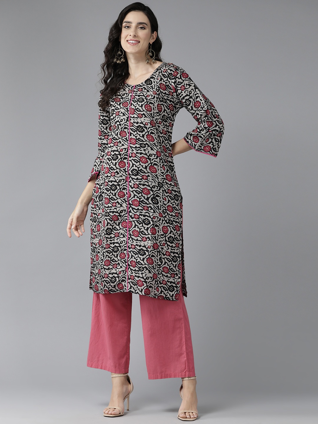 

Aarika Women Floral Printed Kurta, Black