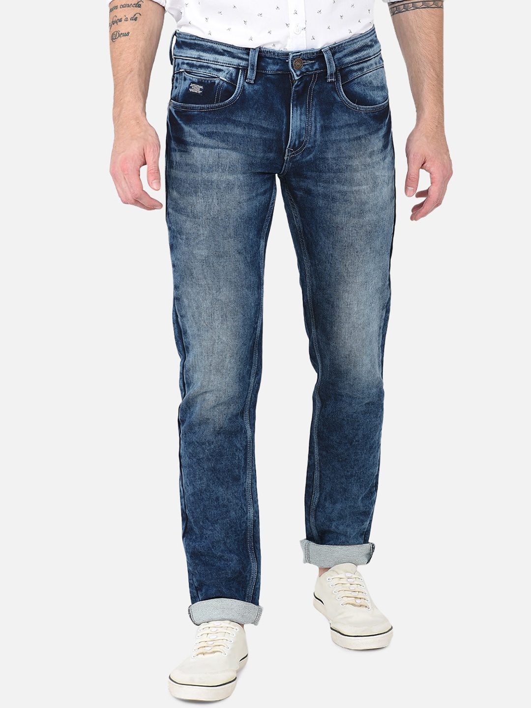 

MOZZO Men Lean Mid Rise Clean Look Whiskers and Chevrons Light Fade Slim Fit Jeans, Navy blue