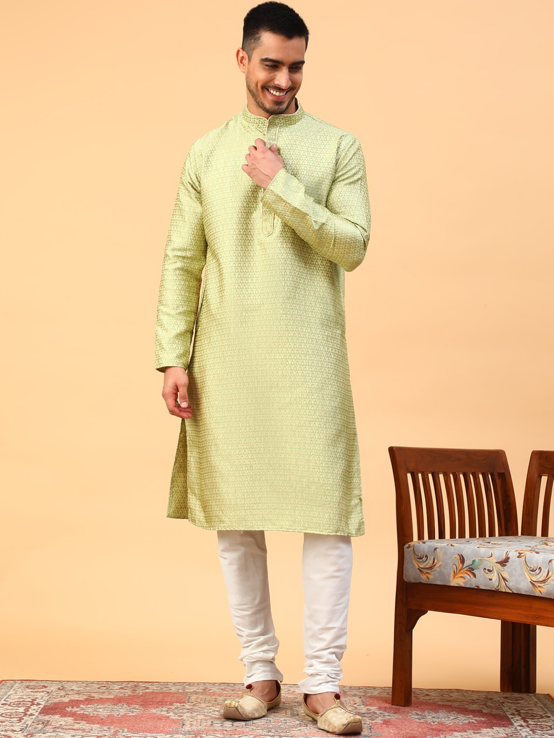 

TABARD Mandarin Collar Geometric Woven Design Zari Kurta, Green