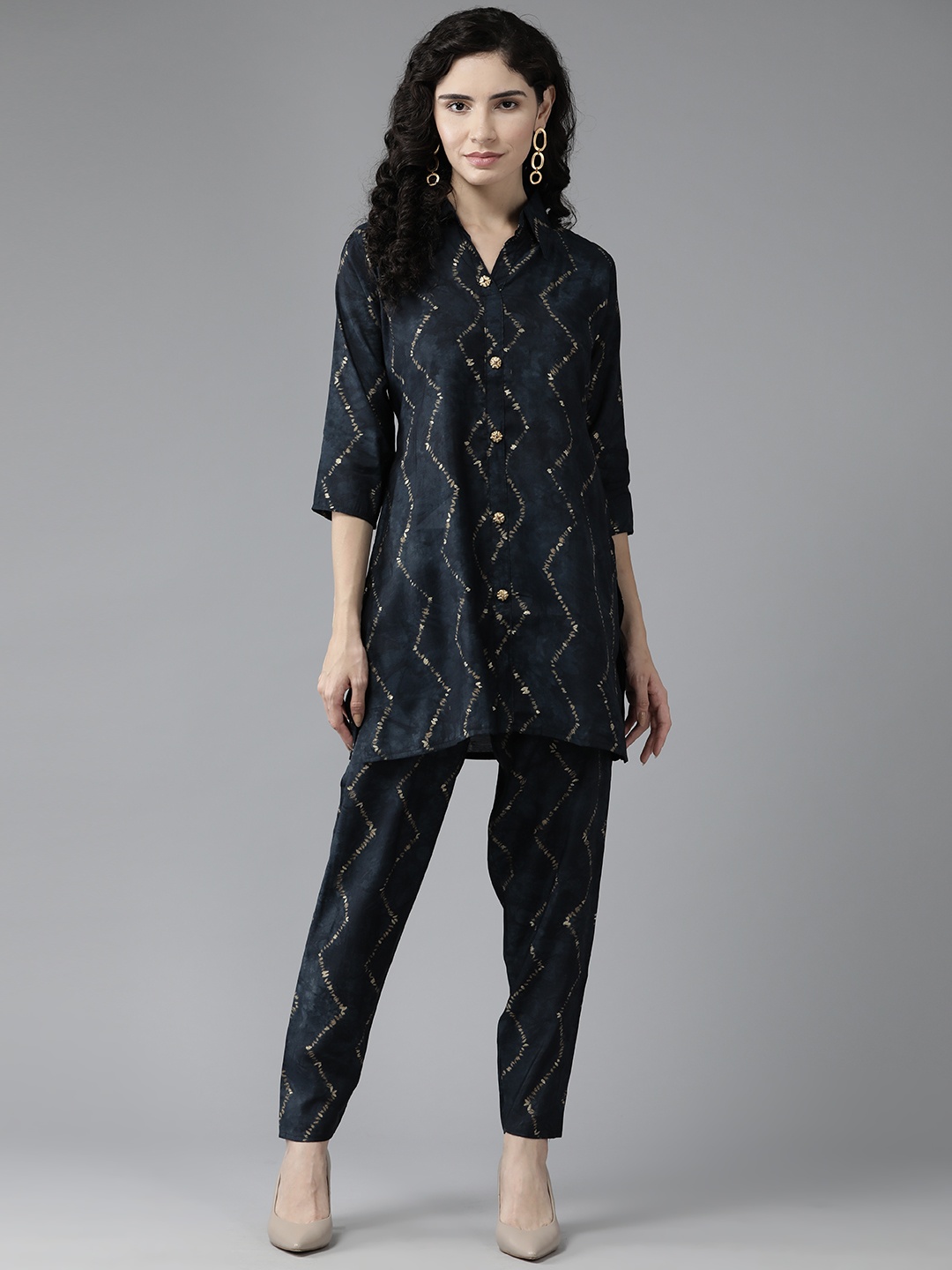 

Aarika Women Printed Regular Pure Cotton Kurta with Trousers, Navy blue