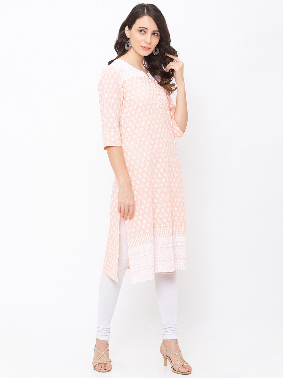 

ODETTE Round Neck Ethnic Motifs Embroidered Thread Work Cotton Kurta, Peach