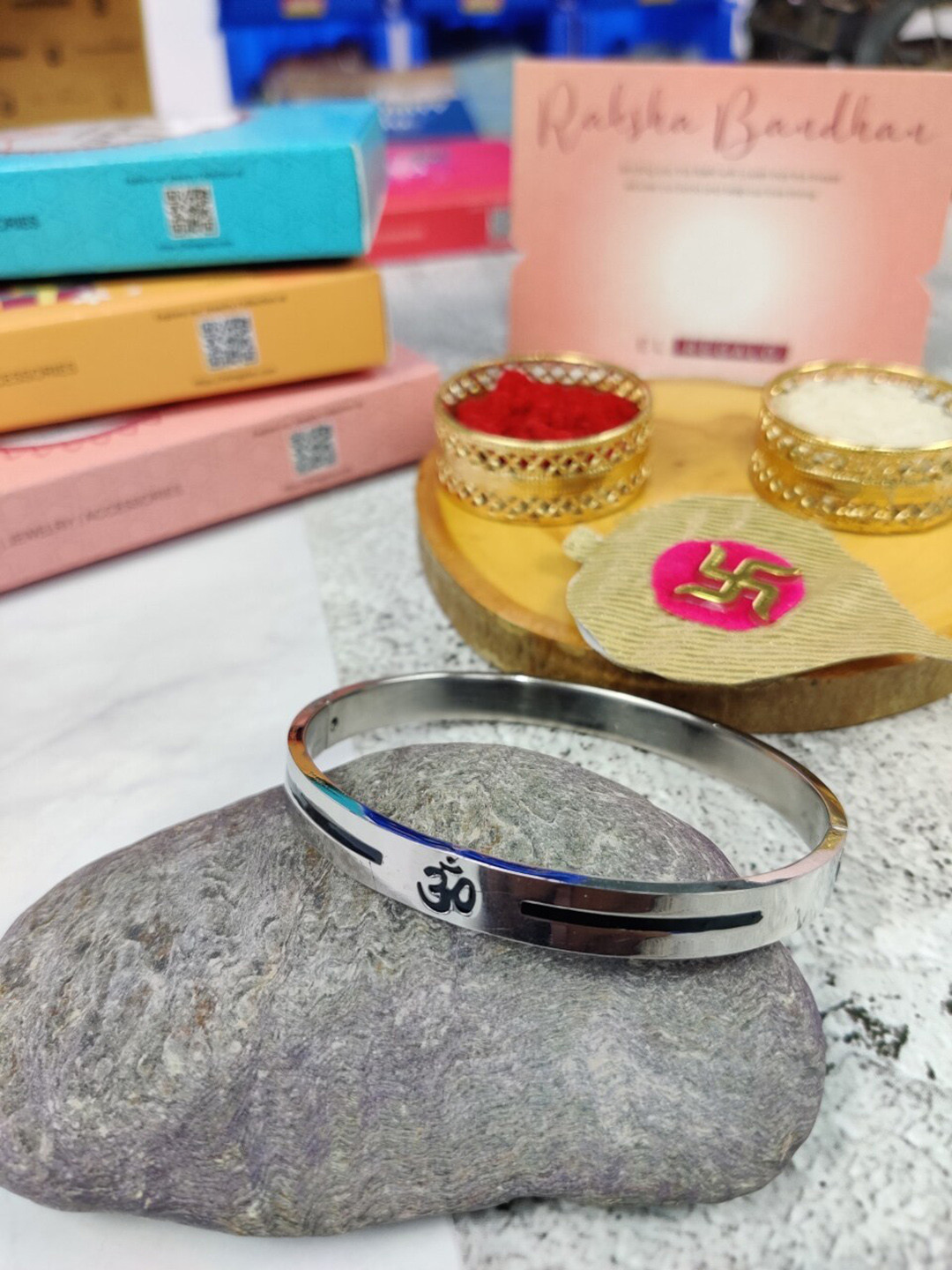 

EL REGALO Stainless Steel Kada Rakhi, Silver