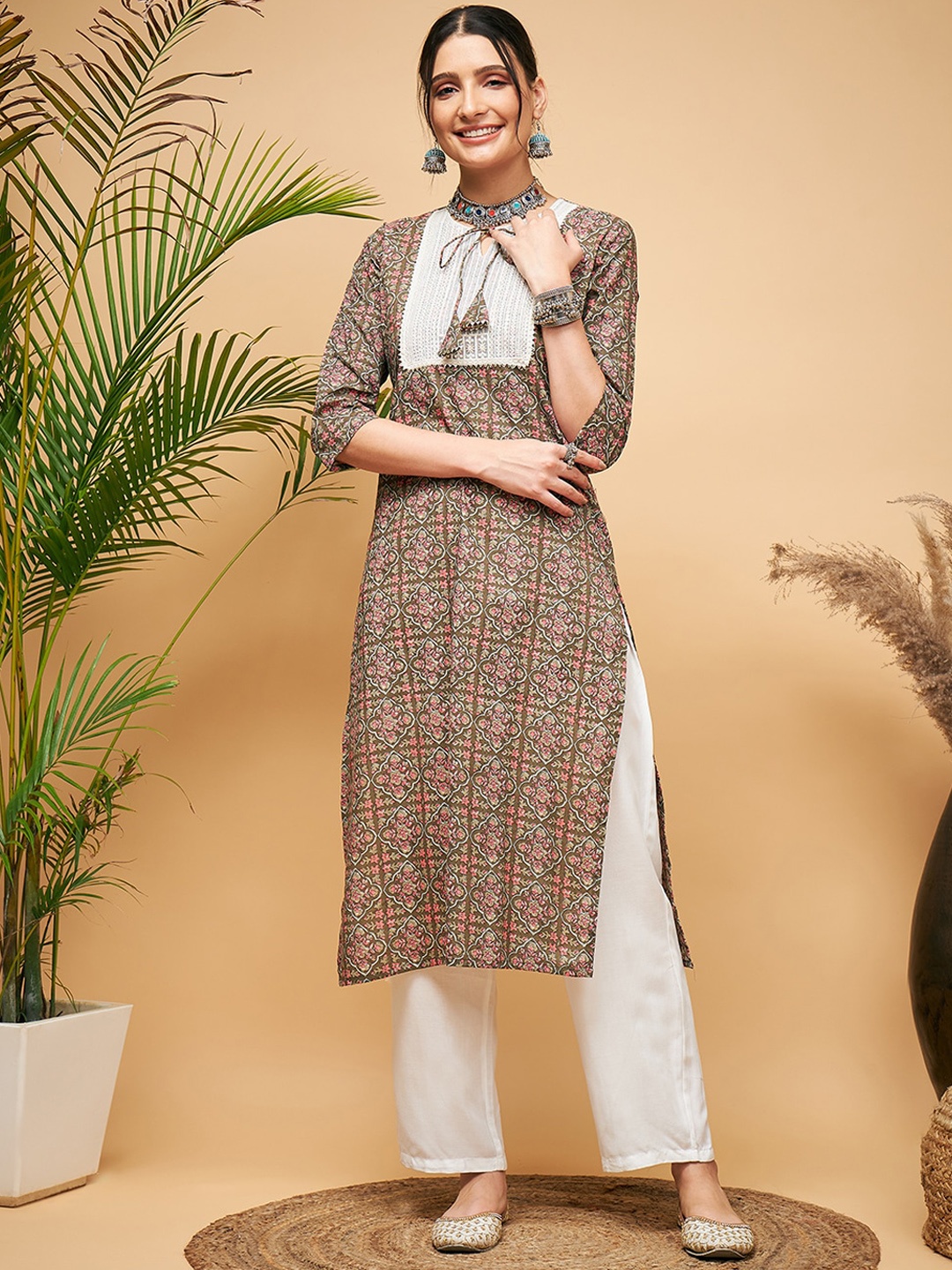 

InWeave Floral Printed Regular Pure Cotton Kurta With Trousers, Lime green