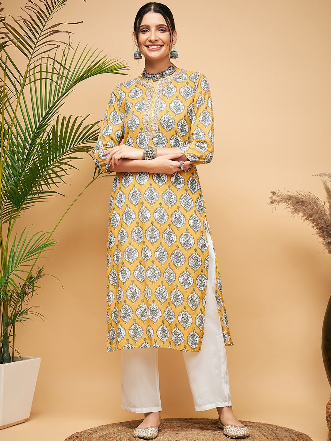 

InWeave Floral Printed Regular Pure Cotton Kurta With Trousers, Mustard