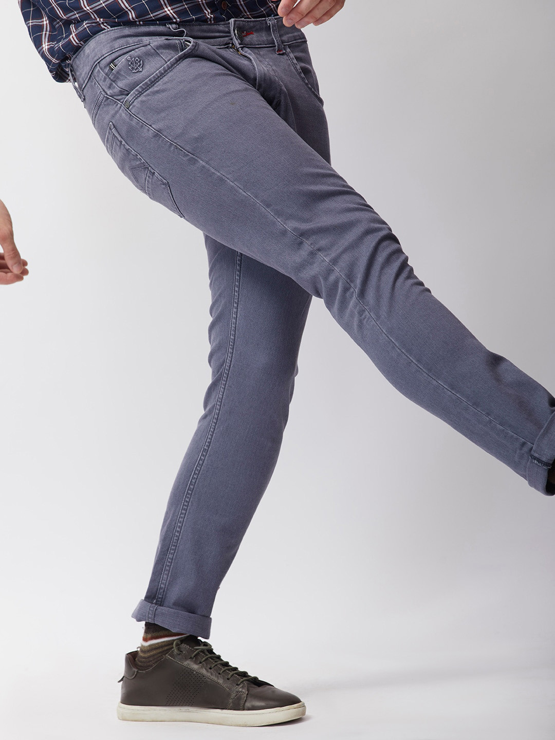 

MOZZO Men Lean Slim Fit Clean Look Stretchable Jeans, Beige