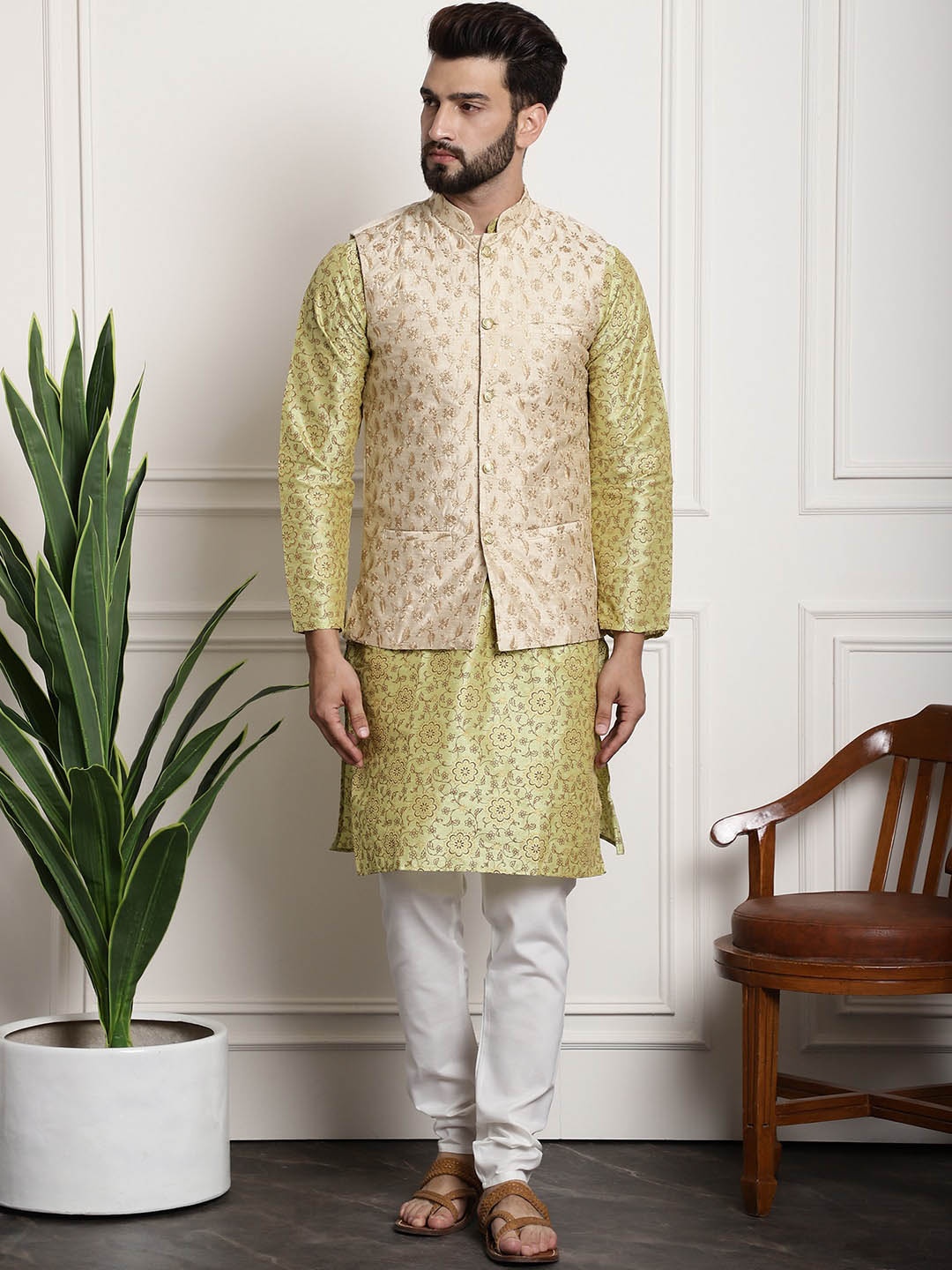 

SOJANYA Floral Printed Mandarin Collar Kurta with Churidar & Nehru Jacket, Green