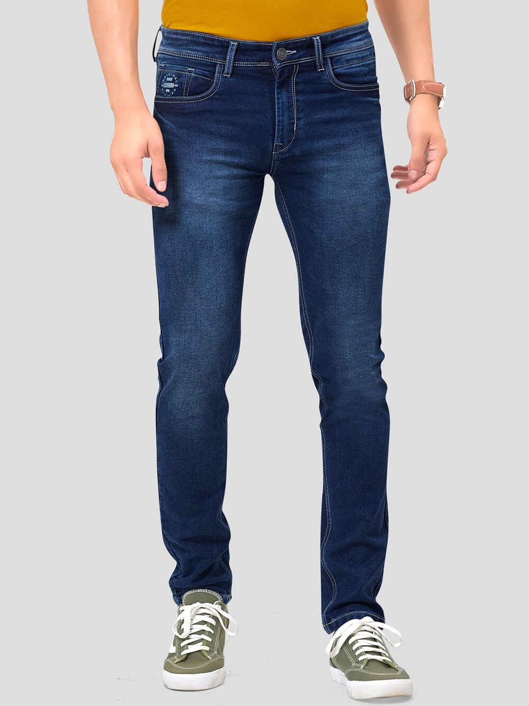 

MOZZO Men Lean Mid Rise Clean Look Whiskers and Chevrons Light Fade Slim Fit Jeans, Navy blue
