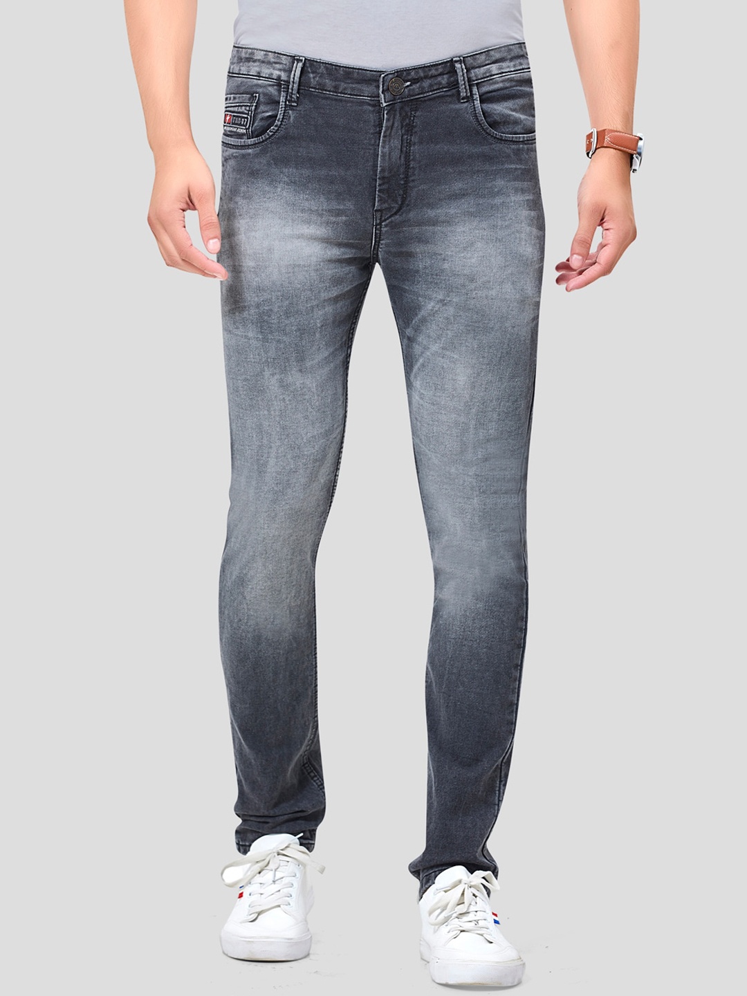 

MOZZO Men Lean Mid Rise Clean Look Whiskers and Chevrons Heavy Fade Slim Fit Jeans, Grey