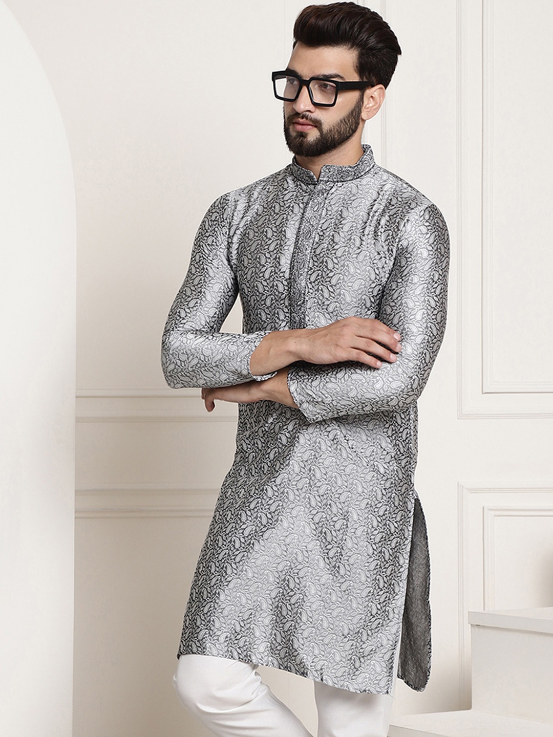 

SOJANYA Paisley Woven Design Mandarin Collar Thread Work Long Sleeves Straight Kurta, Grey