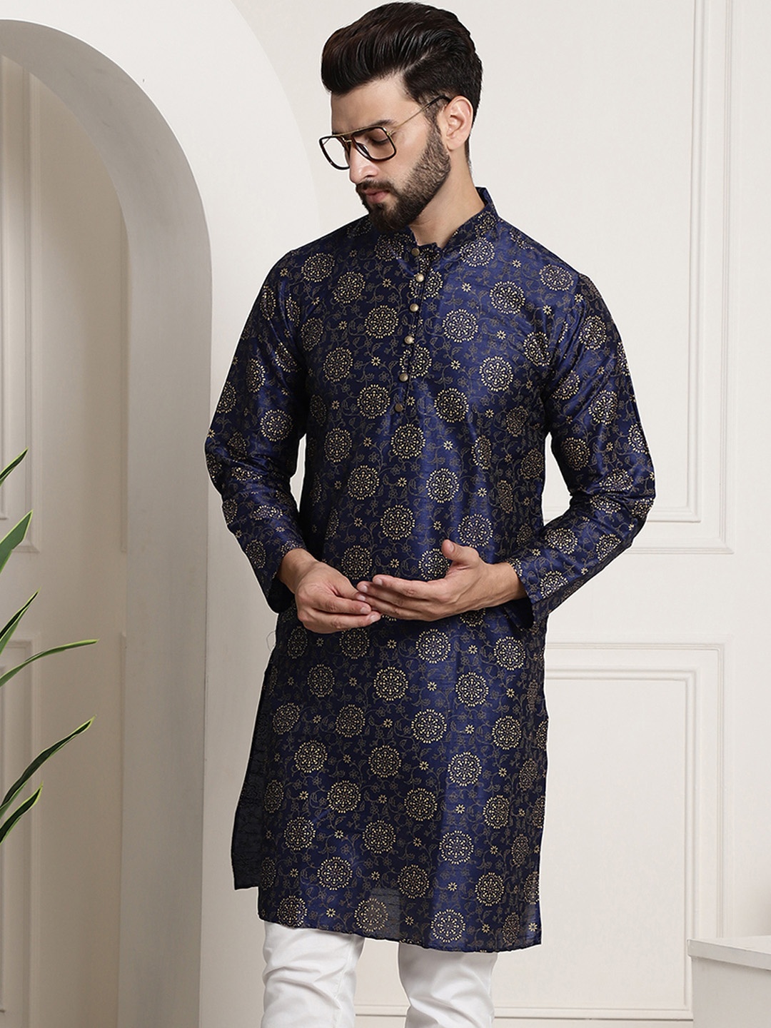 SOJANYA Floral Printed Mandarin Collar Straight Kurta, Navy blue