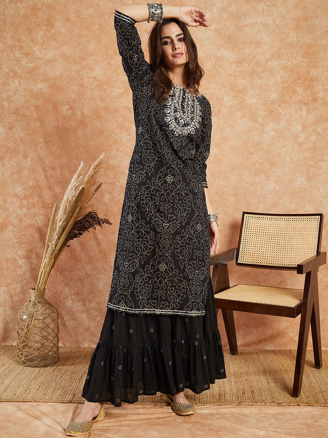 

Sangria Round Neck Floral Printed Gota Patti Yoke Design Kurta & Sharara, Black