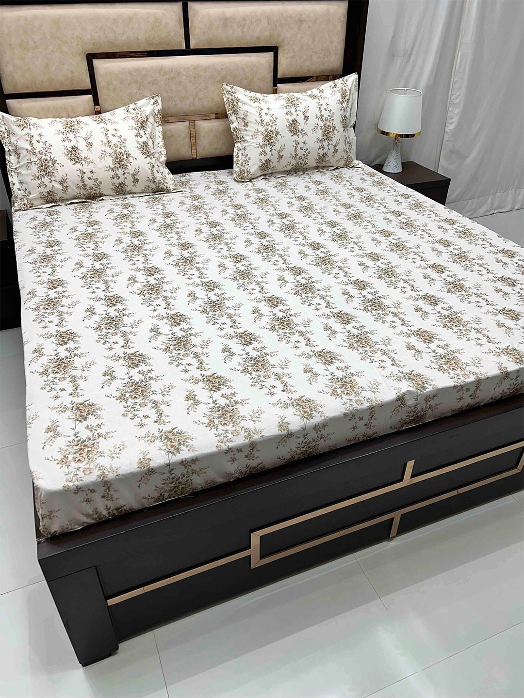 

Pure Decor Villa Brown & White Floral Pure Cotton 350 TC King Bedsheet & 2 Pillow Covers