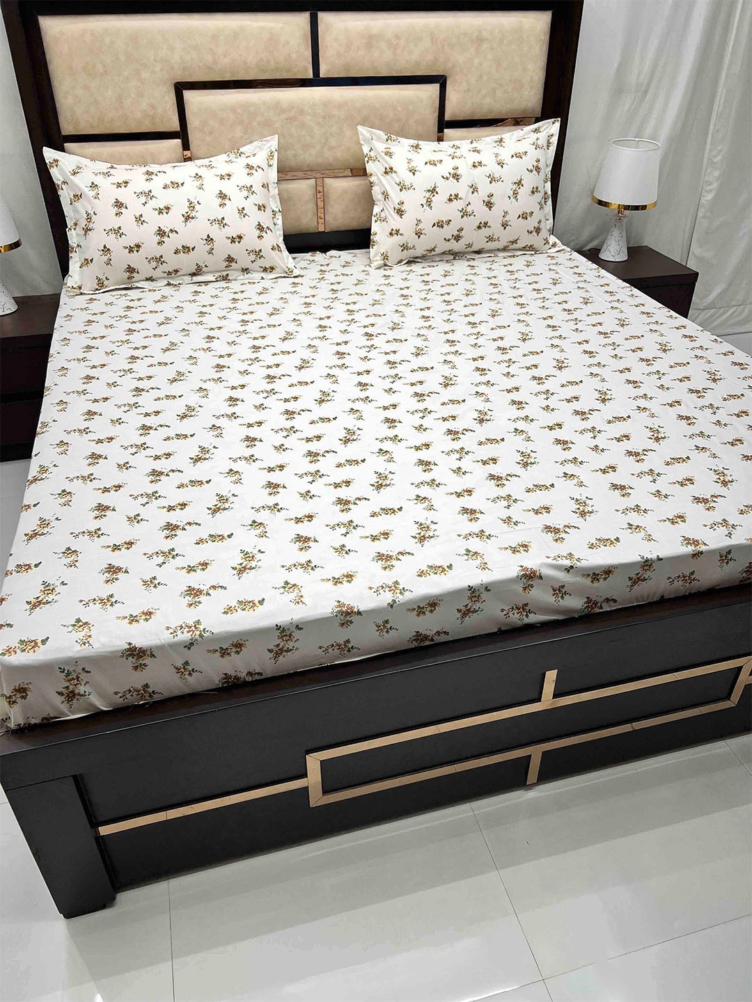 

Pure Decor Villa White & Brown Floral Cotton 350 TC King Bedsheet with 2 Pillow Covers