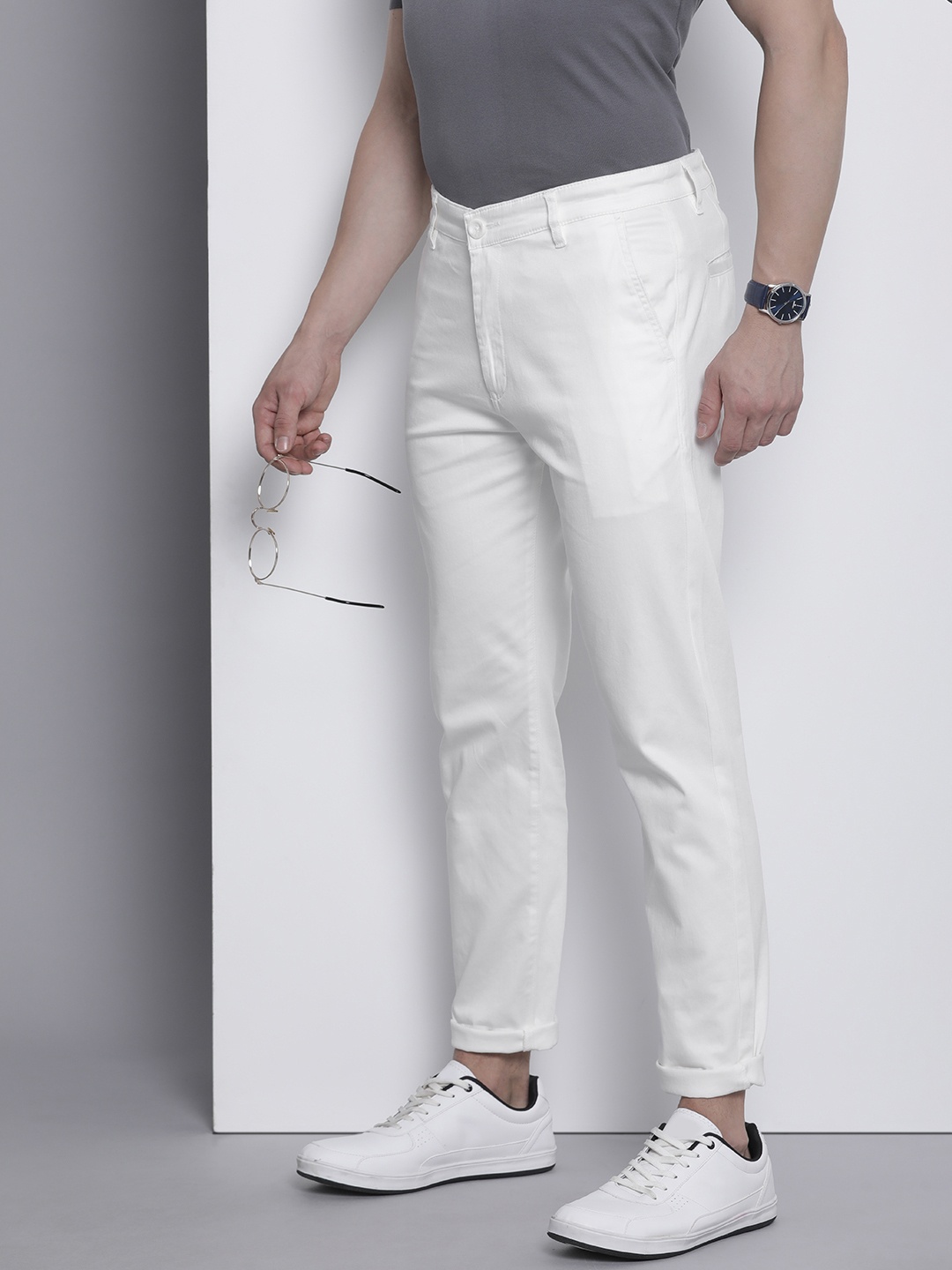 

The Indian Garage Co Men Solid Slim Fit Chinos Trousers, White