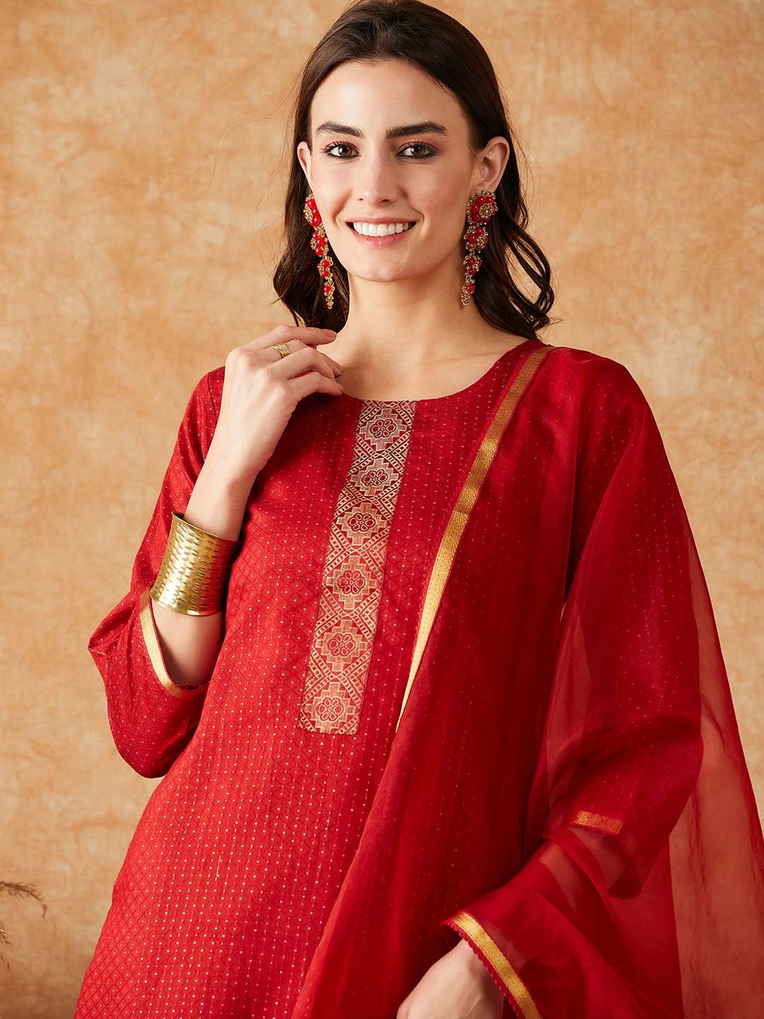 

Sangria Round Neck Ethnic Motif Self Designed Kurta & Trousers With Dupatta, Maroon