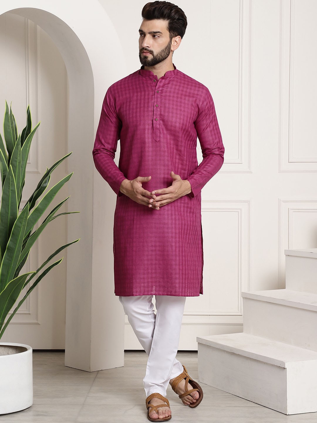 

SOJANYA Checked Mandarin Collar Kurta With Churidar, Magenta