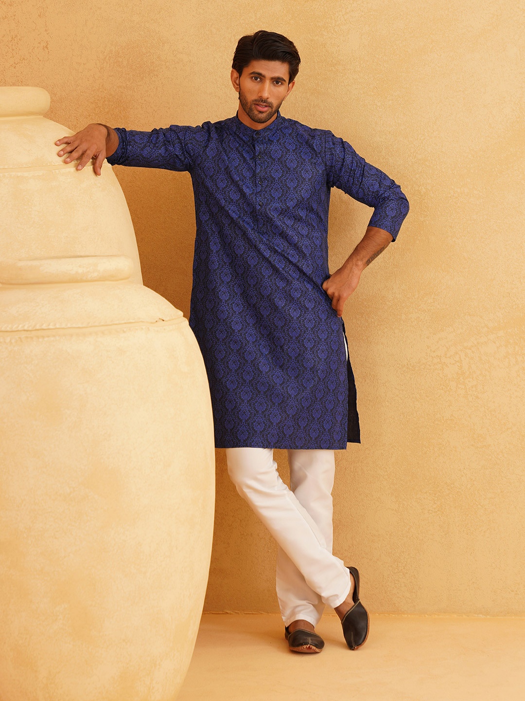 

SOJANYA Ethnic Motifs Printed Mandarin Collar Kurta With Churidar, Navy blue