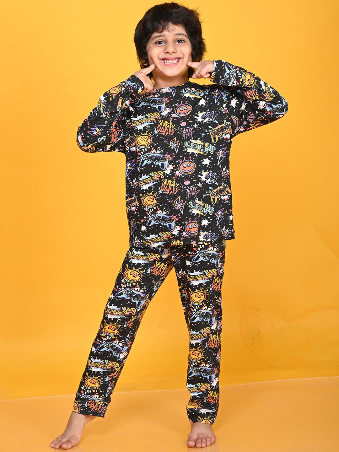 

Anthrilo Boys Graphic Printed Night Suit, Black